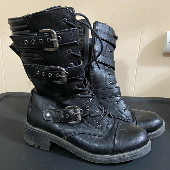 Combat Boots - Picture 1 of 2